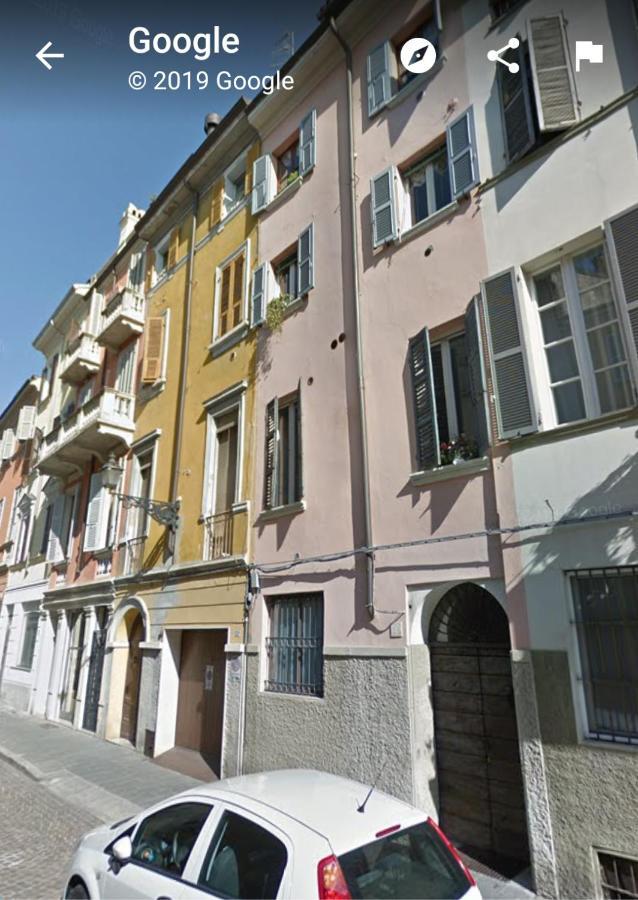 Banksy - Arte In Centro Citta Apartman Parma Kültér fotó