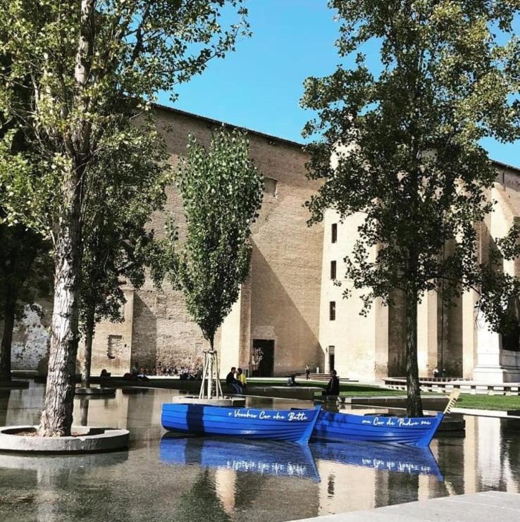 Banksy - Arte In Centro Citta Apartman Parma Kültér fotó